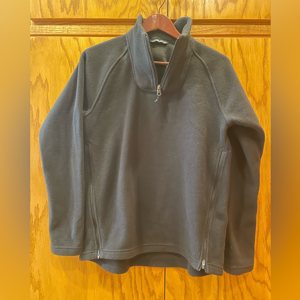 The North Face Women’s Black Quarter-Zip Fleece